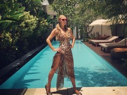 5 Potret Seksi Seleb Cantik Hollywood saat Liburan ke Bali