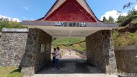 Batu Hobon berada tak jauh dari Sopo Guru Tatae Bulan. Luas areanya sekitar satu hektare. (Bonauli/detikcom)