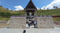 Konon, sebelum meninggalkan daerah kawasan Sianjur Mulamula, Tuan Sariburaja menyimpan seluruh harta bendanya ke dalam sebuah lubang. (Bonauli/detikcom)