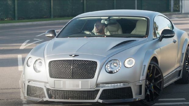 Bentley GTX 700-4 mobil mewah milik Raheem Sterling.