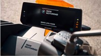 BMW CE 04 diklaim bakal mampu berlari hingga 130 km dengan baterai lithium ion 8,9 kWh atau 60,6 Ah. Foto: doc. BMW Motorrad