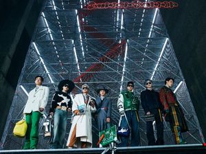 7 Potret Personel BTS Debut Jadi Model Koleksi Louis Vuitton 2021