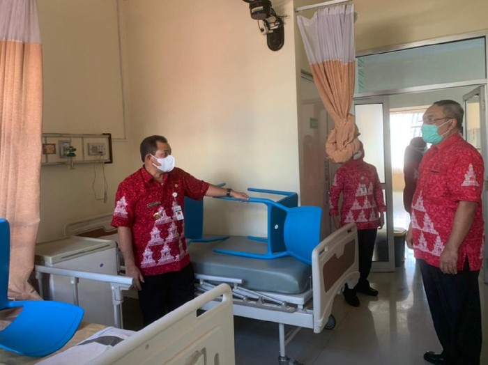Bupati Semarang Ngesti Nugraha mengecek RSUD dr Gunawan Mangunkusumo, Ambarawa, Kabupaten Semarang, Kamis (8/7/2021).