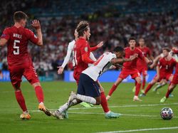 Ketua Komite Wasit UEFA: Insiden Sterling Vs Denmark Layak Penalti