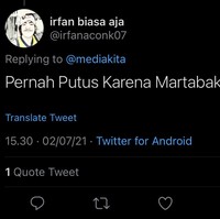 Pasti yang bikin pernah punya masalah gara-gara lupa bawain martabak pas ke rumah pasangannya. Perkara martabak jadi auto putus deh.. Foto: Twitter/@irfanaconk07
