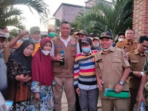 Dalih Zona Hijau Corona Saat Gubenur NTB Copot Masker Depan Warga