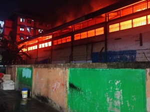 Kobaran Api di Gudang Farmasi Duren Sawit Milik Dinkes DKI