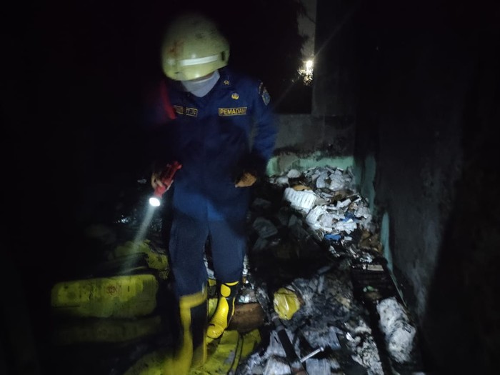 Gudang Vaksin di Puskesmas Sumur Batu Jakarta Pusat terbakar.