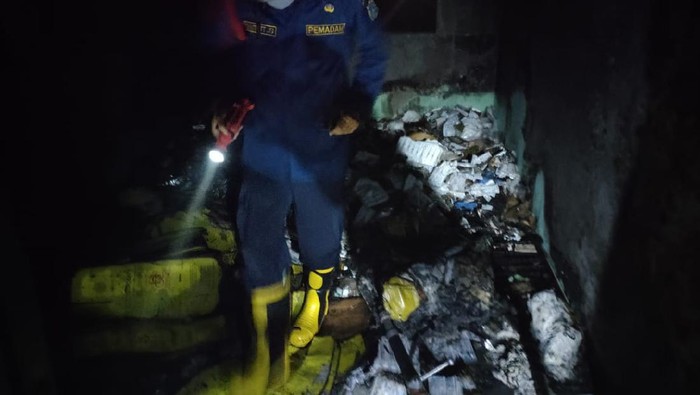 Gudang Vaksin di Puskesmas Sumur Batu Jakarta Pusat terbakar.
