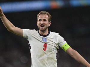Southgate: Kane & Lewandowski Striker Paling Mematikan di Dunia