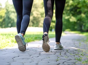 Mengapa Kita Bisa Berjalan Tanpa Berpikir? Ini Penjelasan Studinya