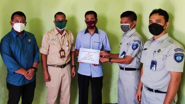 Jasa Raharja memberikan santunan ahli waris korban KMP Yunicee