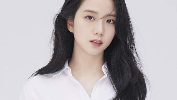 So Pretty! Potret Jisoo BLACKPINK yang Resmi Dikenalkan Sebagai Aktris