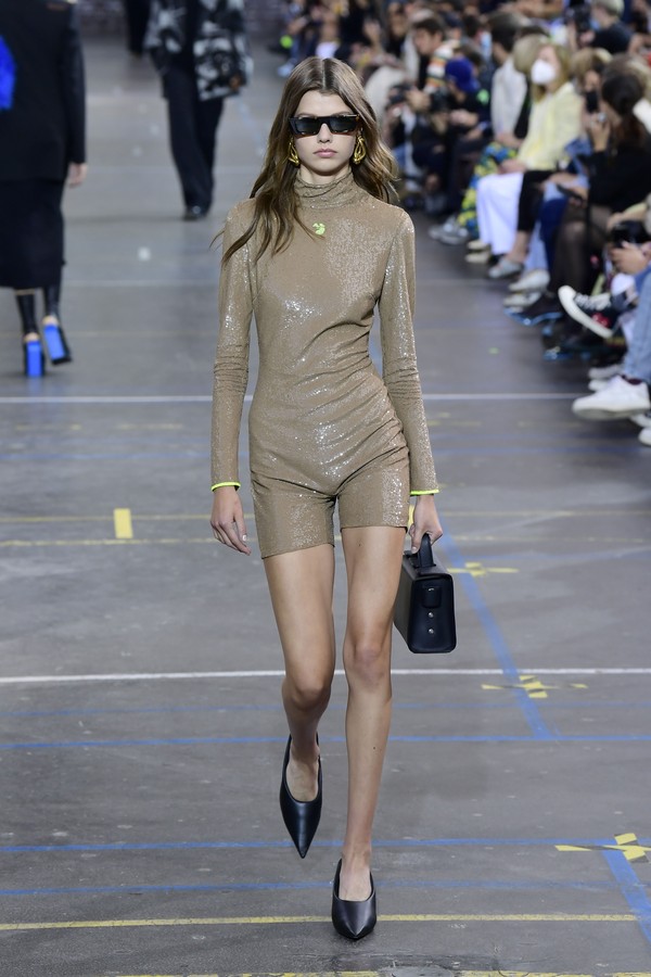 Bella Hadid walks the runway at the Off-White Fall-Winter 2021-2022 show in  Paris