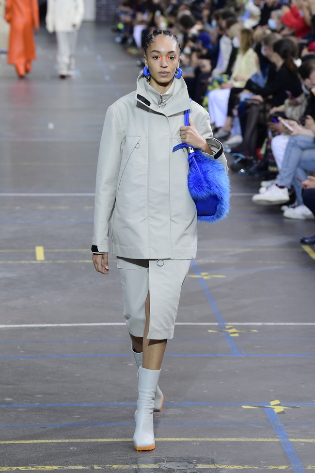 Koleksi busana ready to wear Off-White fall/winter 2021. Foto: Getty Images/Kristy Sparow