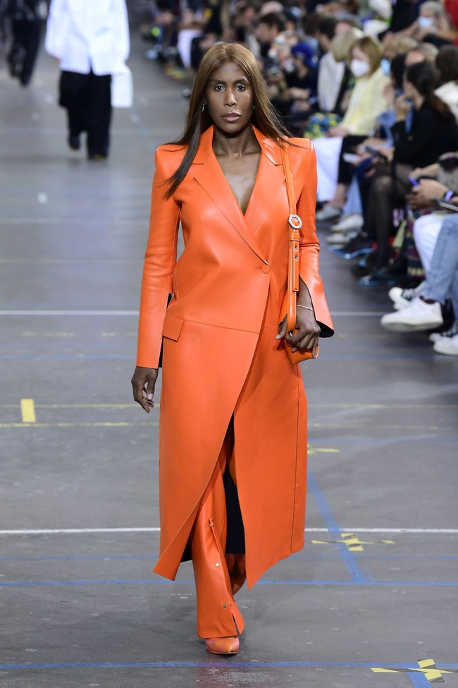 Koleksi busana ready to wear Off-White fall/winter 2021. Foto: Getty Images/Kristy Sparow