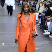 Koleksi busana ready to wear Off-White fall/winter 2021. Foto: Getty Images/Kristy Sparow