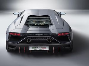Supercar Bensin Mau Dilestarikan, Ferrari dan Lamborghini Tak Wajib Punya Mobil Listrik?