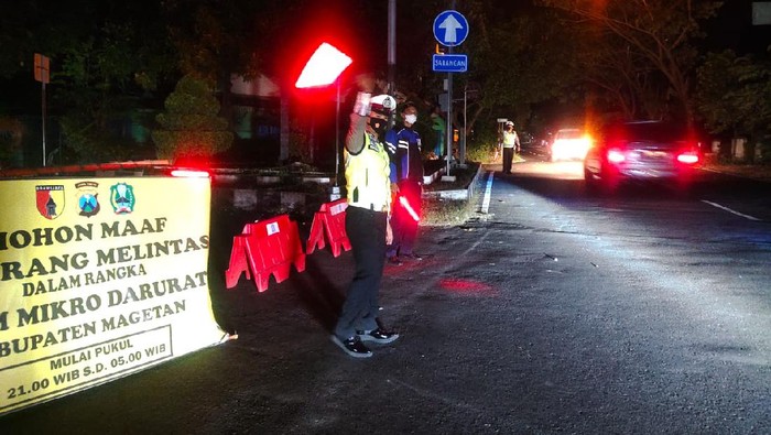 Maksimalkan PPKM Darurat, Jalanan Protokol Magetan Gelap Saat Malam