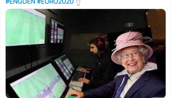 Atau semua ini sudah diatur Ratu Elizabeth? Foto: Twitter