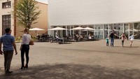 Lindt Home of Chocolate di Swiss, salah satu merk coklat terkenal dan terbaik di dunia. Di museum ini, kamu bisa mengenal lebih dekat tentang coklat Lindt. Traveler bisa mendapatkan kesempatan tur cokelat dengan panduan audio yang akan memberi tahu semua tentang sejarah cokelat dan peran kakao dalam produksinya.  (Lindt Home of Chocolate)