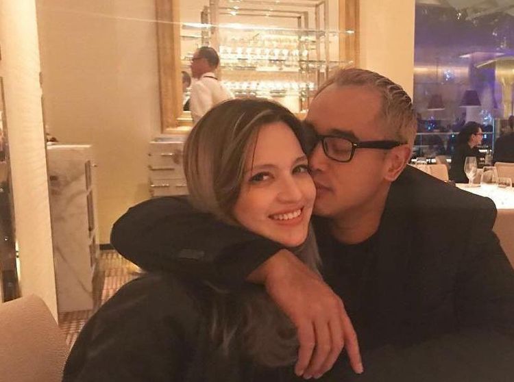 Potret Kemesraan Nia Ramadhani dan Ardi Bakrie, ke Mana-mana Selalu Bersama