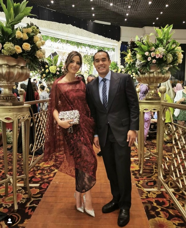 Kebersamaan juga diperlihatkan saat Nia Ramadhani dan Ardi Bakrie menjadi tamu di pernikahan Adinda Bakrie, beberapa waktu lalu. Foto: Instagram/@ramadhaniabakrie