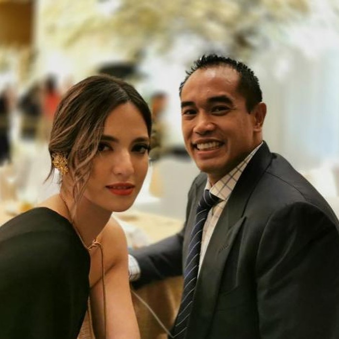 Nia Ramadhani dan Ardi Bakrie Saat Makan Bareng, Ini Momen Hangatnya! Nia Ramadhani dan Ardi Bakrie Saat Makan Bareng, Ini Momen Hangatnya!