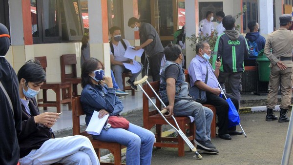 Para Disabilitas Terima Vaksin COVID-19