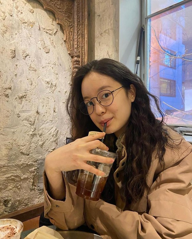 Bila tak mundur dari deretan pemain drama Korea Hwan Hon, Park Hae Eun juga beradu akting dengan Minhyun NU’EST dan Arin Oh My Girl. Naskahnya ditulis oleh duo Hong Sisters, yang menggarap My Girlfriend is a Gumiho dan Hotel del Luna. Foto: dok. Instagram parkhaeeun