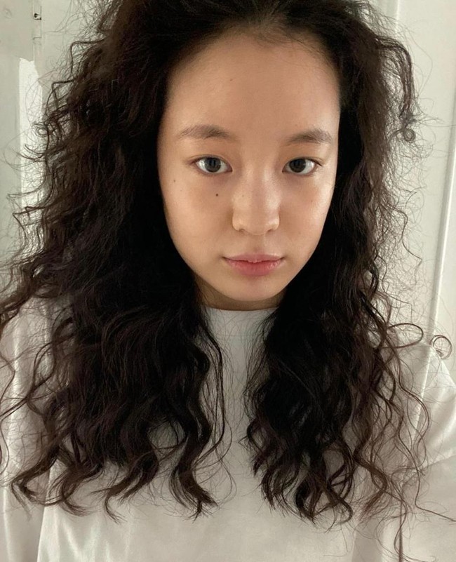 “Terlepas dari kenyataan bahwa dia adalah seorang aktris pemula, kami bekerja keras bersama, tetapi dia merasakan banyak tekanan untuk memainkan karakter utama dari sebuah project besar,” ungkap tim produksi tvN kepada Star News. Foto: dok. Instagram parkhaeeun