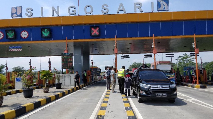 Penyekatan di exit tol Singosari