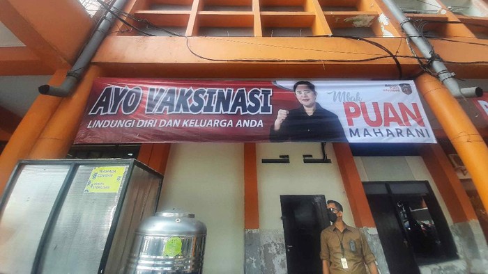 puan maharani datangi vaksinasi di stadion tambaksari