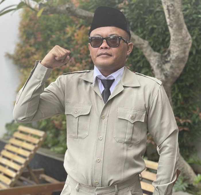 Sule Ternyata Paling Suka Ngeliwet hingga Makan Karedok Ekstra Pedas