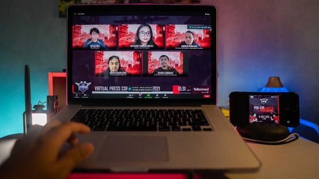 Dunia Games League (DGL) 2021 sudah memasuki babak grand final yang direncanakan digelar pada 10-11 juli 2021. Para peserta akan berebut 'chicken dinner' untuk meraih hadiah Rp 600 juta.