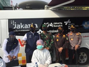Asyik...Anies Siapkan Mobil Vaksin Keliling di Jakarta