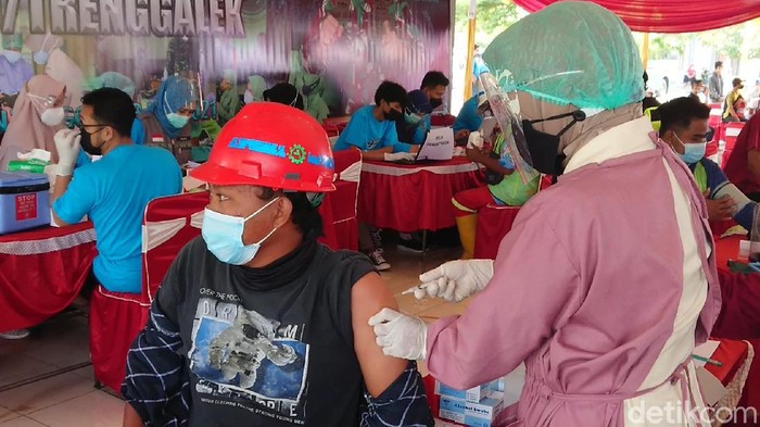 vaksinasi pekerja Proyek Strategis Nasional di trenggalek