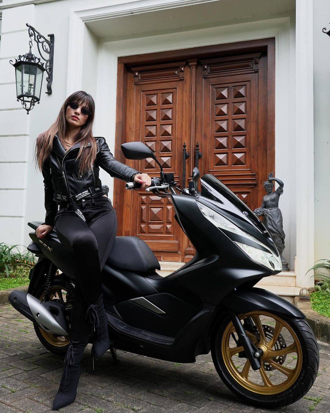 bisnis nia ramadhani