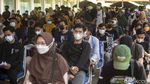 Bukan Piknik! Warga Serbu Vaksinasi Gratis di Jakarta