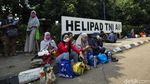 Bukan Piknik! Warga Serbu Vaksinasi Gratis di Jakarta