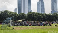 Kini warga dapat dengan mudah mencari layanan vaksinasi COVID-19. Satgas Penanganan COVID-19 mencatat hampir 50 juta di Indonesia sudah menerima vaksin per Kamis (8/7/2021). 