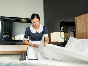 Duh, Begini Cara Staf Hotel Ini Bersihkan Kamar Setelah Tamu Pergi