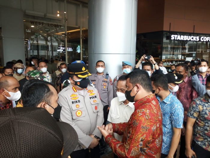Mal Centre Point Medan disegel Bobby Nasution