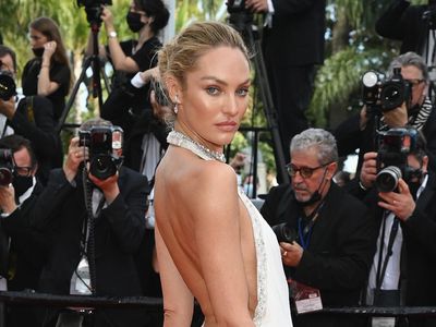 Foto: 9 Model Seksi Invasi Karpet Merah Cannes, Bikin Terpukau