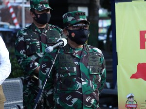 Panglima TNI: Lokasi-Nakes Kunci untuk Capai Target 2 Juta Vaksin Per Hari