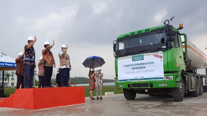 Pengiriman 500 ton oksigen medis dari Riau ke Jawa-Bali untuk bantu penanganan Corona (Raja-detikcom)