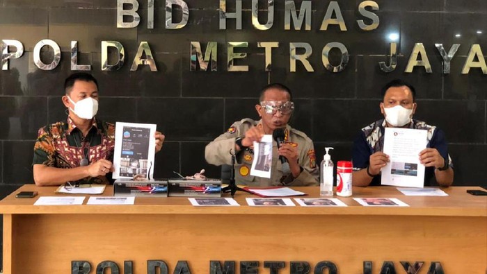 Polda Metro tangkap penipu penjual tabung oksigen di media sosial (Yogi/detikcom)