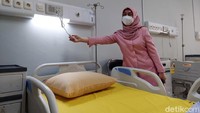 Selain itu pemerintah juga menambah kapasitas RS. Whisnu Pradana/detikcom.