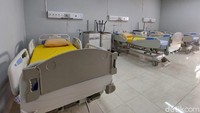 Kendati ruangan tersebut sudah siap namun belum bisa digunakan dalam waktu dekat. Hal itu lantaran tengah terjadi krisis ketersediaan oksigen medis untuk pasien terpapar COVID-19 yang mengalami sesak nafas.  