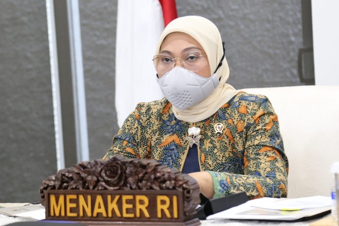 Jakarta - Menteri Ketenagakerjaan Ida Fauziyah meminta perusahaan untuk mengizinkan pekerja yang memiliki kormobid, ibu hamil atau menyusui, agar mereka dapat bekerja dari rumah atau Work From Home (WFH). Hal ini penting demi kemanusiaan.